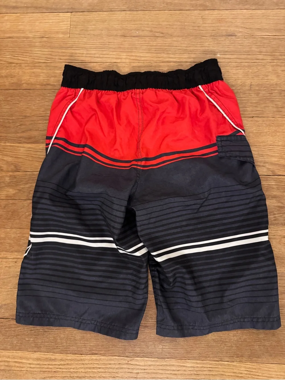 ZeroXposur Boys Black Red and Gray Board Shorts - Size 10/12  b67